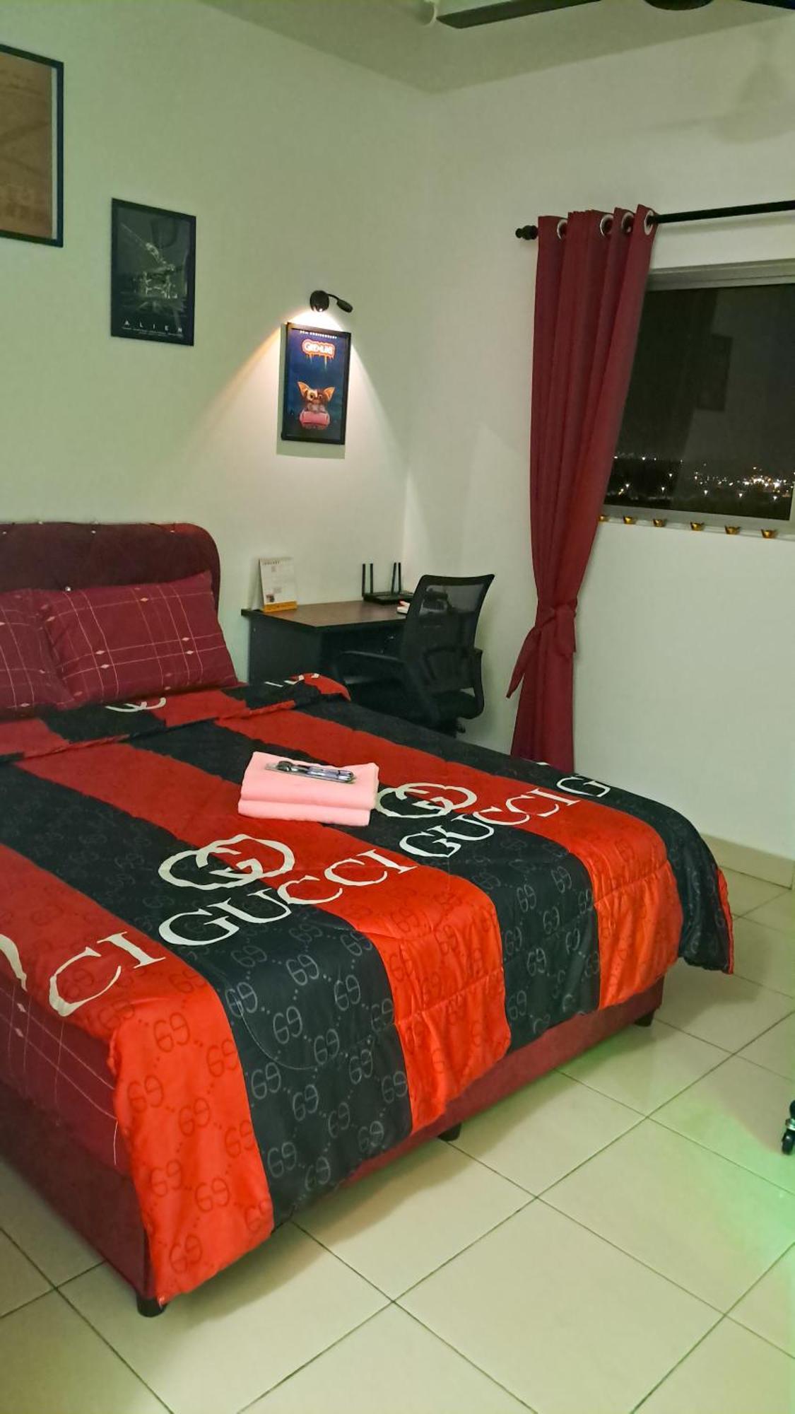 The Red Room Alanis Residence Sepang Dış mekan fotoğraf