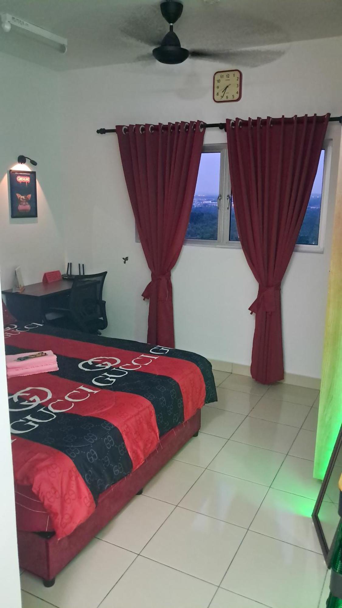 The Red Room Alanis Residence Sepang Dış mekan fotoğraf